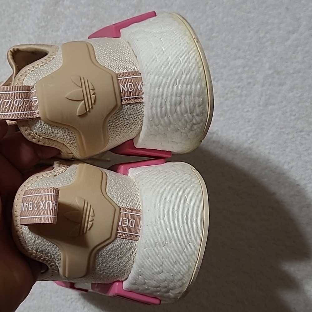 Adidas NMD R1 Halo Blush Wonder White Sneakers Size 7.5 Womans - Picture 5 of 9
